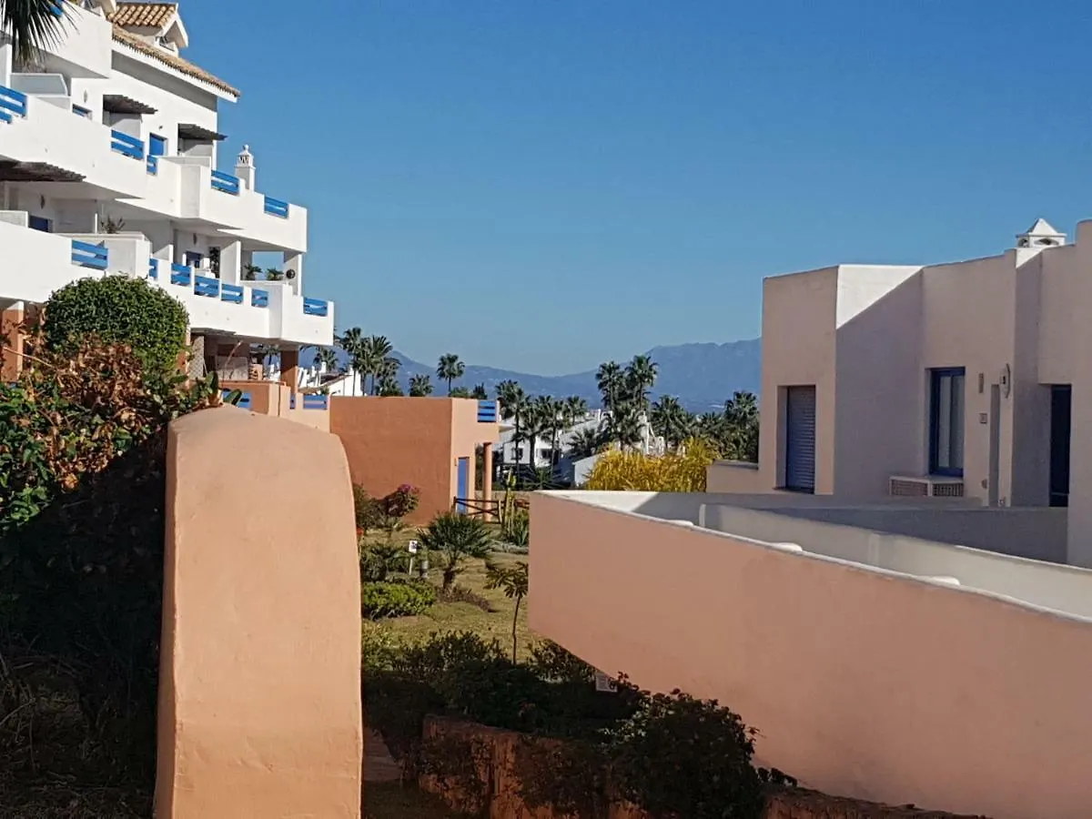 דירה מנילבה Duquesa Suites Golf And Gardens